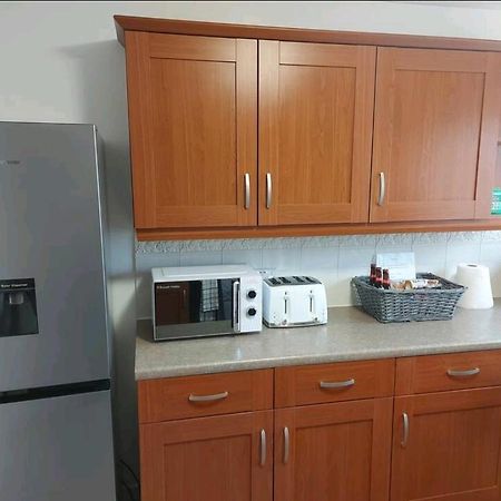2 Bedroom Apartment Exhall Eksteriør billede